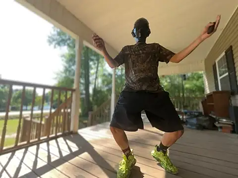 ThrowedWorldWide 即時 XXX 聊天