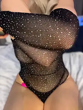 แชท XXX สดของ PinaColaBoom