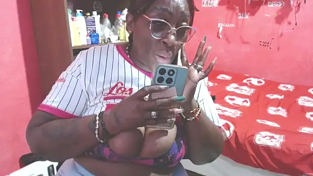 loretybig 现场XXX聊天