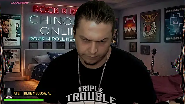 Онлайн чат XXX chino_roz