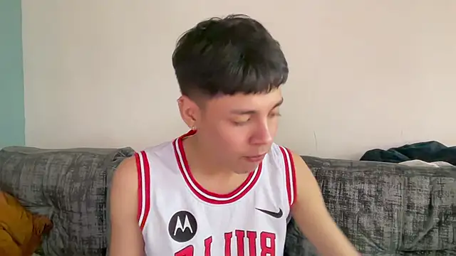 Andy_Belier23 在線直播表演