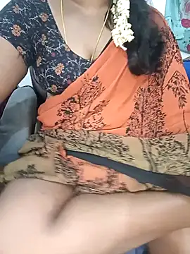 Tamil-hotwife 网络视讯表演