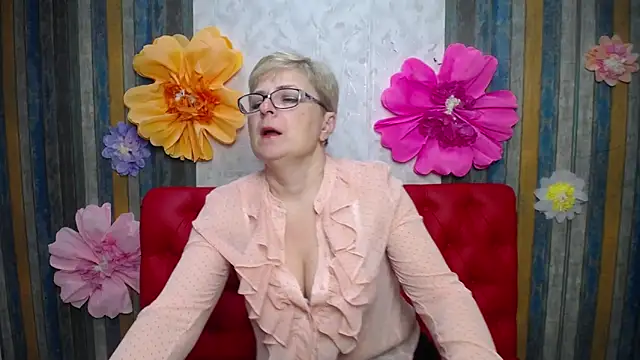 EmiliaGree's Live XXX Chat