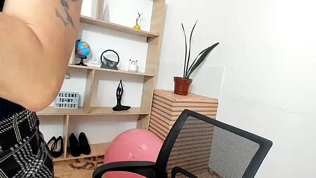 Tania_mature Chat XXX in diretta