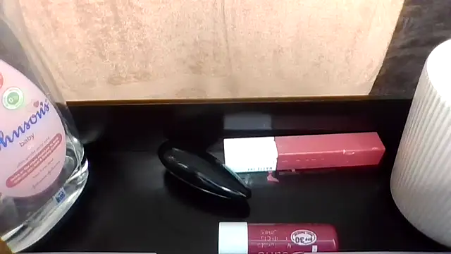 Arrbain élő XXX-chatje