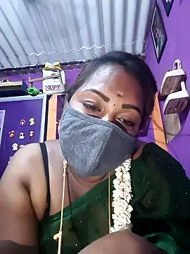 Tamil_Hot_Priya Chat XXX in diretta