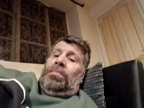 stud2512 即時 XXX 聊天