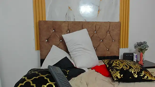 scarlet_fox75 élő XXX-chatje