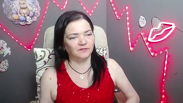 Show modela LauraFinn na web-kameri