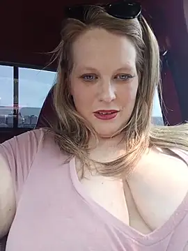 Cumonkatie's Live XXX Chat