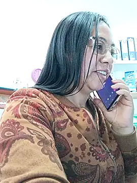 Violeta-Stationery_7 Webcam-Show