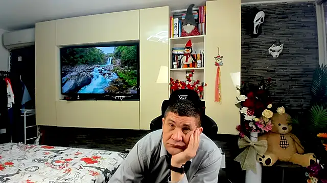 SpartacusDaddy48 Chat XXX live