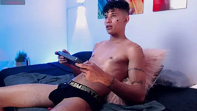 แชท XXX สดของ KamiSuarez