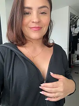 Chat +18 de SofiaGomez444 ao vivo