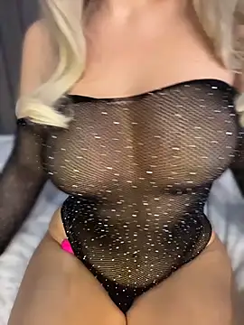 Chatroom XXX en direct de PinaColaBoom