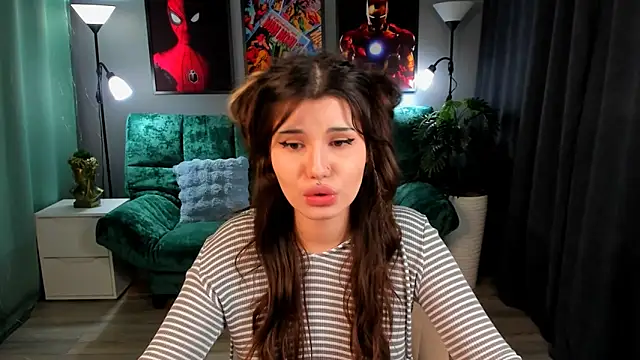 AnoraDark Show in webcam