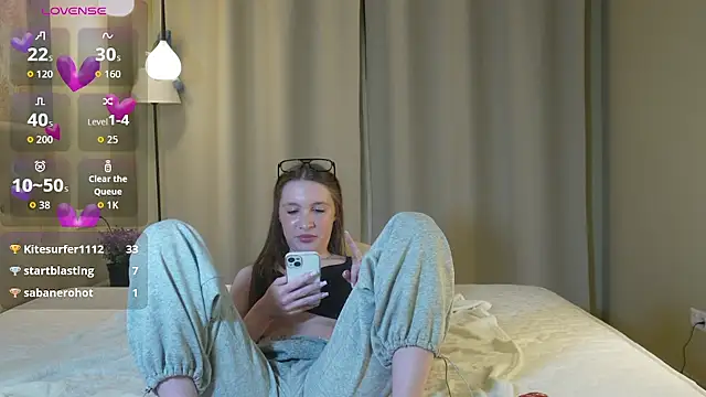 Show modela Nayeomy na web-kameri