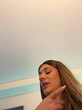 IsabellaEtthan's Live XXX Chat