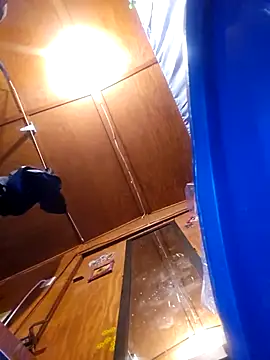 UncutHammer69 élő XXX-chatje