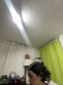 Mila_Morgan élő XXX-chatje