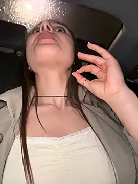 Show modela ICrazyOneIRL na web-kameri