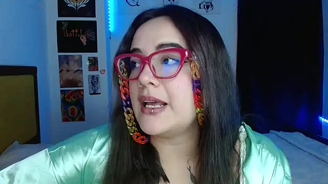 Nova-Satelan Live XXX chat