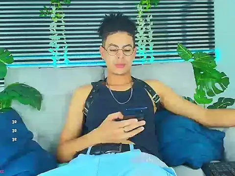 XXX chat uživo modela ThiiagoSaeenz