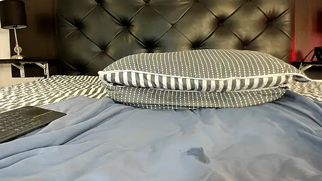 Chat +18 de Kymy_marquez ao vivo