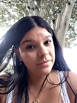 دردشة Layla-daring الجنسية المباشرة