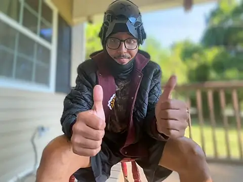 ThrowedWorldWide live XXX chat