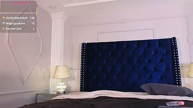 CharlesBrown_ Adlı Modelin Canlı XXX Sohbeti