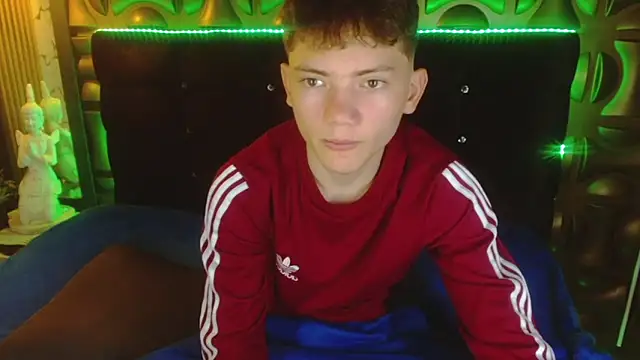 cruz_dante Adlı Modelin Canlı XXX Sohbeti