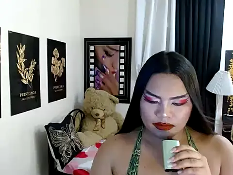 TSbrianaHugeCock's Webcam Show