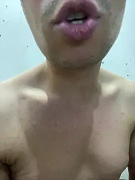 Egyptian-HugeDick 网络视讯表演