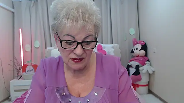 KayleSmoll Adlı Modelin Canlı XXX Sohbeti