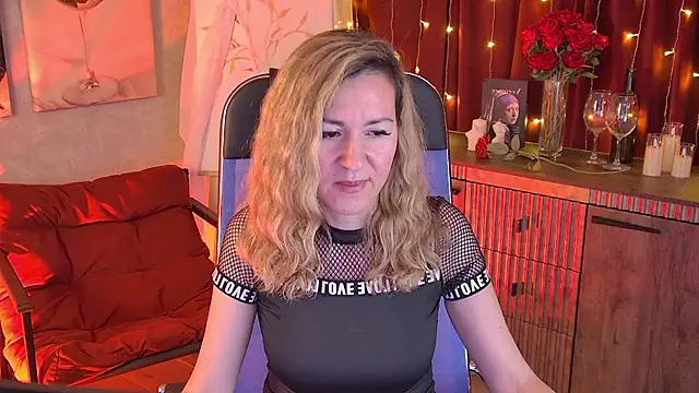 DonnaSmitth Adlı Modelin Canlı XXX Sohbeti