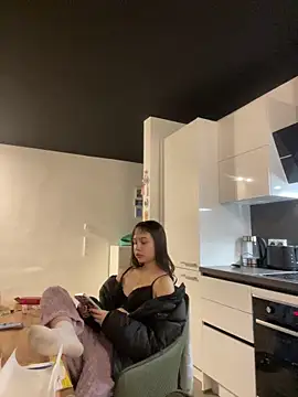 Just-LillyのライブXXXチャット