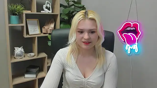 SweetLilyxo Adlı Modelin Canlı XXX Sohbeti