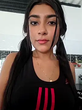 Sweed-virgin-pussy Adlı Modelin Web Kamerası Şovu