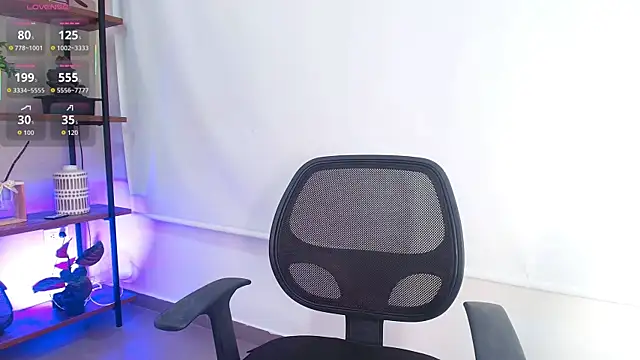 Chatroom XXX en direct de Sassy--Girl