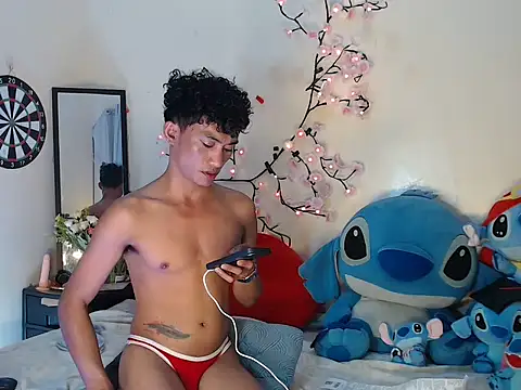 good_boy_in_bed Pertunjukan Webcam