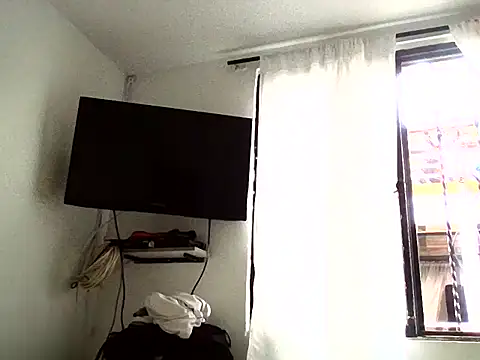 mellow_smoken Live XXX chat