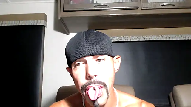 ThickD2C: вебкам-шоу