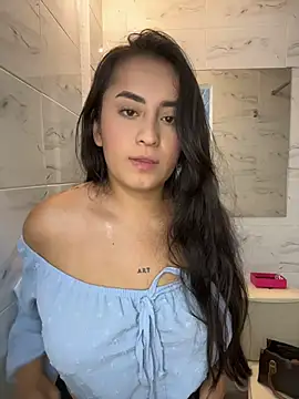 Antonella_Julieta Adlı Modelin Canlı XXX Sohbeti