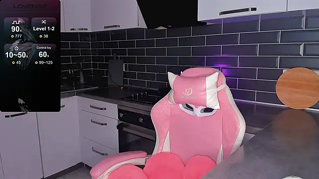 ShaiyaMinn3's Live XXX Chat