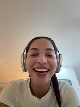 AkiraY10's Live XXX Chat