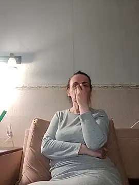 Evelina_cute: онлайн-секс-чат