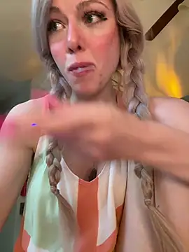 propertyofdaddy Adlı Modelin Canlı XXX Sohbeti