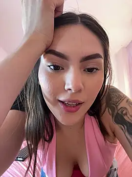 Adalyn_Cute Chat XXX in diretta