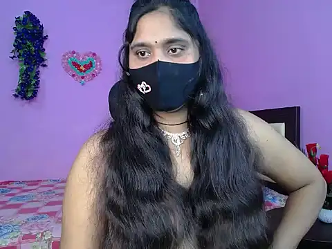 Maiya_Amber Show in webcam